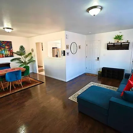 Bright & Cozy 2Nd Floor Apartment Close To Nyc